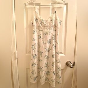 Be Cool : Junior’s White with blue flowers dress , Size Large , Gently Used